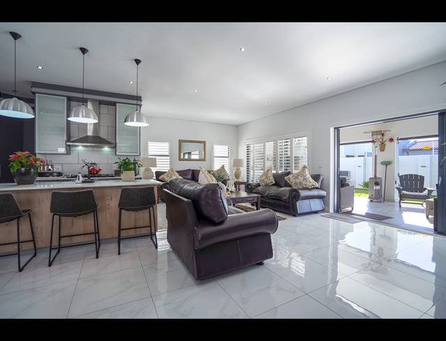4 BEDROOM HOUSE FOR SALE IN SANDOWN